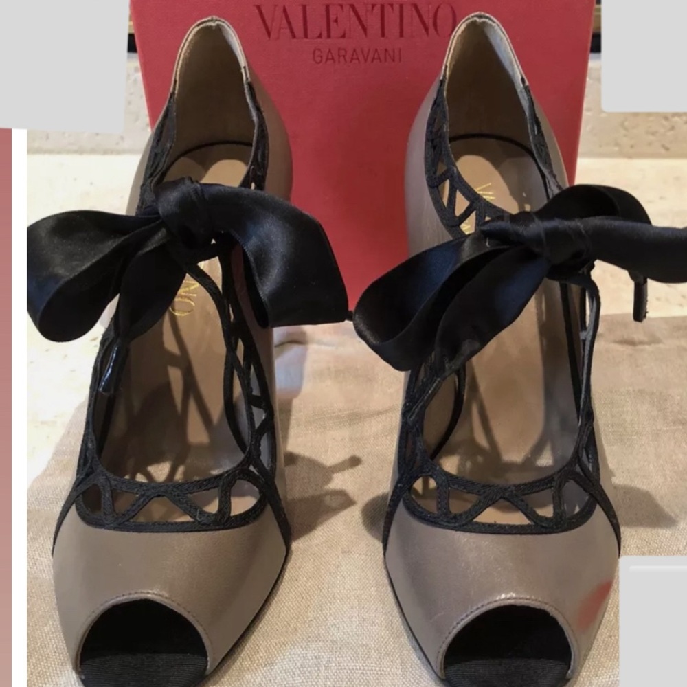 Authentic Valentino peep shoes with bow size 36